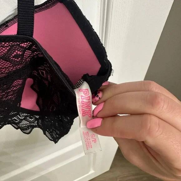 Black lace Pink by Victoria Secret small bra - Picture 5 of 5